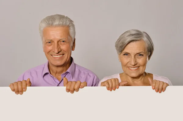 Vecchia coppia con pensione — Foto Stock