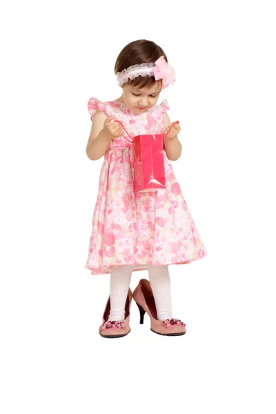 Bambina in abito e scarpe grandi — Foto Stock