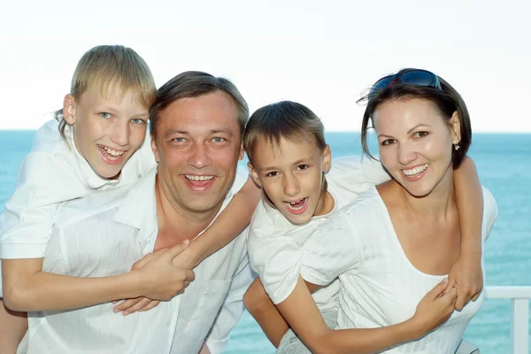 Happy family on ship — Stock Photo, Image