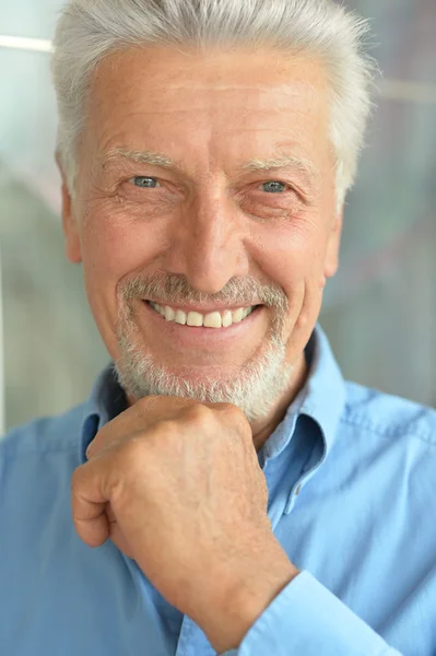 Glücklicher Senior — Stockfoto