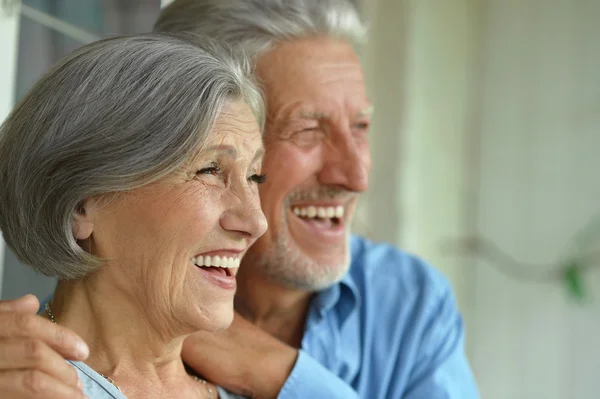 Glückliches Seniorenpaar — Stockfoto