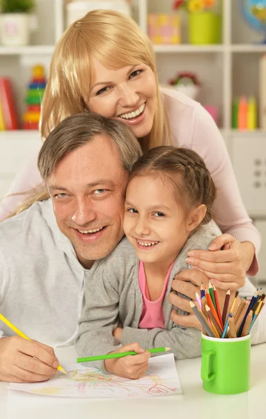 Portret van gelukkige familie schilderij — Stockfoto