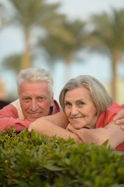 Senior couple near hotel resort — Stock Photo, Image