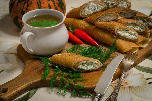 Copa de sopa y panqueques — Foto de Stock