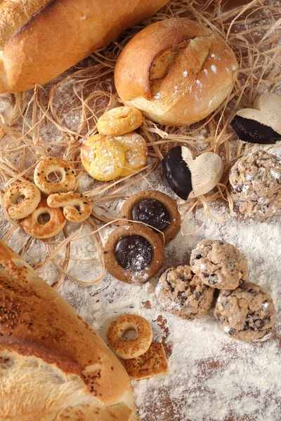 Bread Biscuits and flour — Stock Photo, Image