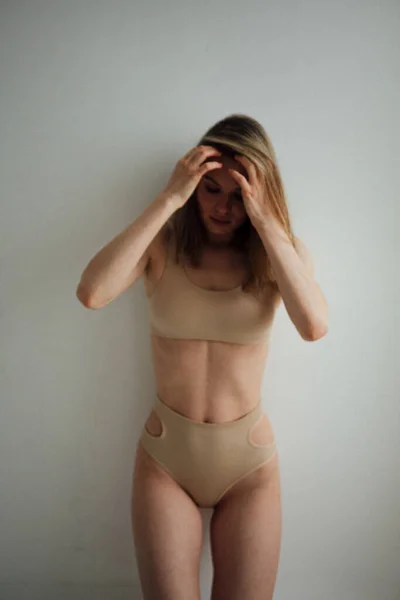 스튜디오 운동복을 운동화를 아름다운 — 스톡 사진