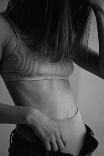 Vue Recadrée Modèle Féminin Avec Corps Athlétique Portant Lingerie Sportive — Photo