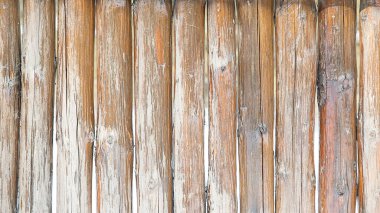 Tahta kahverengi eski model. Dikey panolar.