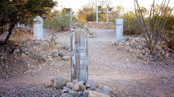 Nagrobek w Tombstone w zabytkowym Boot Hill cmentarz — Zdjęcie stockowe