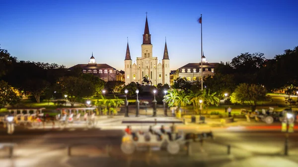 Jackson Square ve francouzské čtvrti New Orleans, Louisiana v noci — Stock fotografie