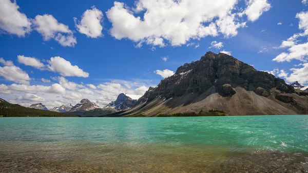 Lago Bow e montanha Crowfoot, no Parque Nacional Banff Imagens De Bancos De Imagens