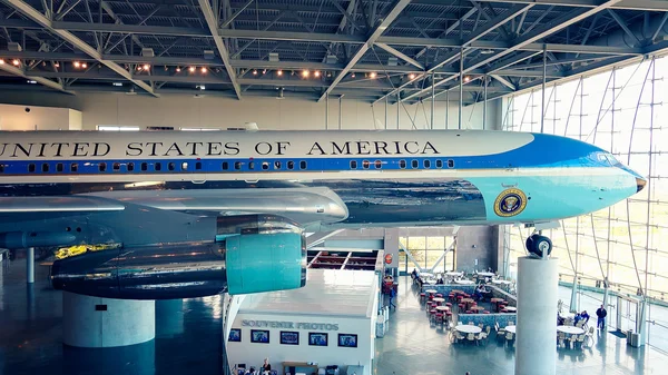 Air Force One tentoongesteld op de Ronald Reagan Presidential weegschaal — Stockfoto