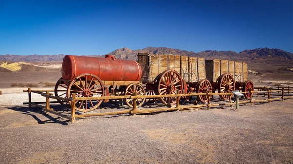 Veinte carretas del equipo de mulas en Death Valley — Foto de Stock