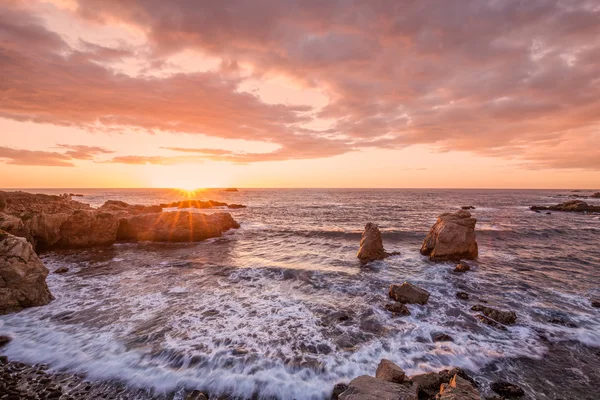 Pôr do sol na costa da Califórnia — Fotografia de Stock