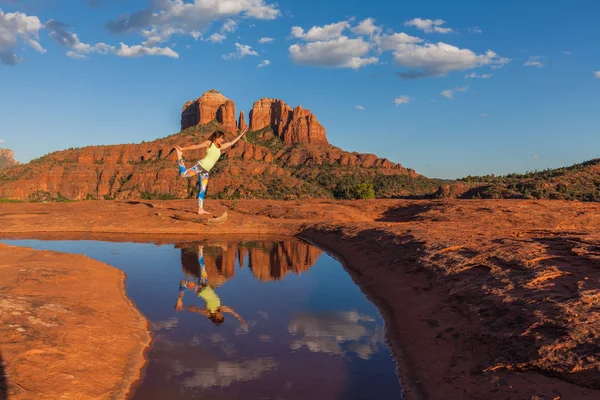 Yoga di Cathedral Rock — Stok Foto