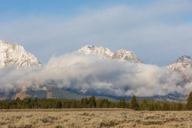 Sonbaharda manzaralı bir Teton manzarası