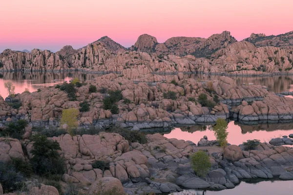Eine Malerische Landschaft Des Watson Lake Prescott Arizona Bei Sonnenuntergang — Stockfoto