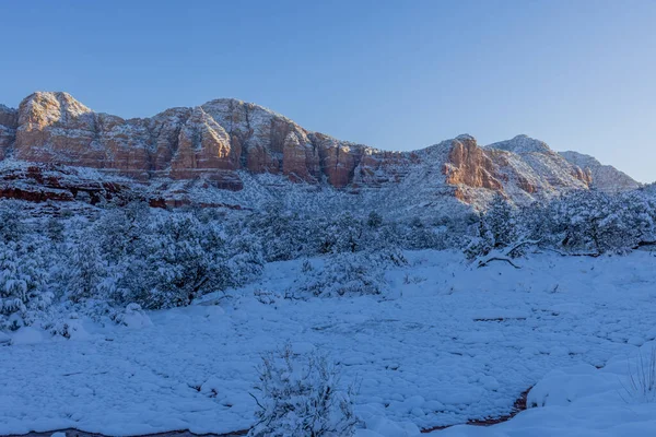 Paisaje Cubierto Nieve Las Rocas Rojas Sedona Arizona Invierno —  Fotos de Stock