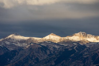 Sonbaharda Tetons 'da dramatik bir manzara