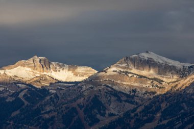 Sonbaharda Tetons 'da dramatik bir manzara