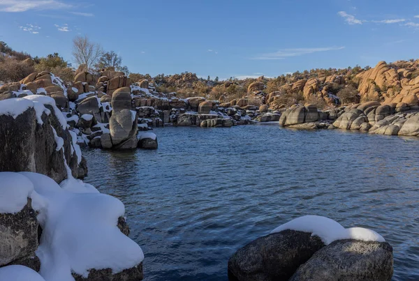 Het Prachtige Besneeuwde Landschap Van Watson Lake Prescott Arizona Winter — Stockfoto