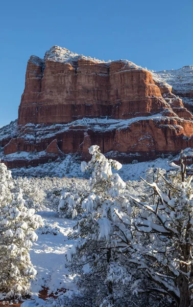 Paisaje Cubierto Nieve Las Rocas Rojas Sedona Ariozna Invierno —  Fotos de Stock