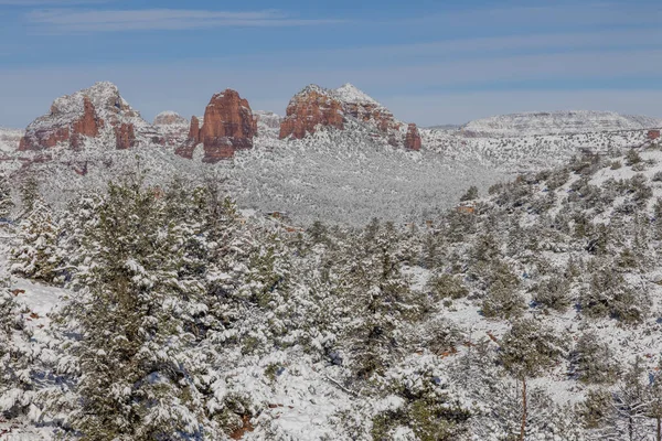 Uma Paisagem Coberta Neve Cênica Sedona Arizona Inverno — Fotografia de Stock