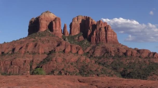 Katedrála rock sedona arizona krajině odraz — Stock video