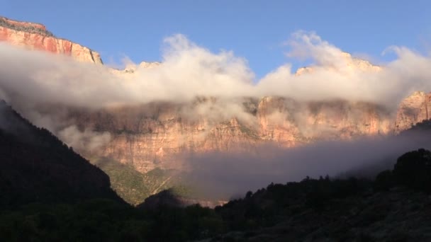 Sunrise at Towers of the Virgin Zion N.P. — Stock Video
