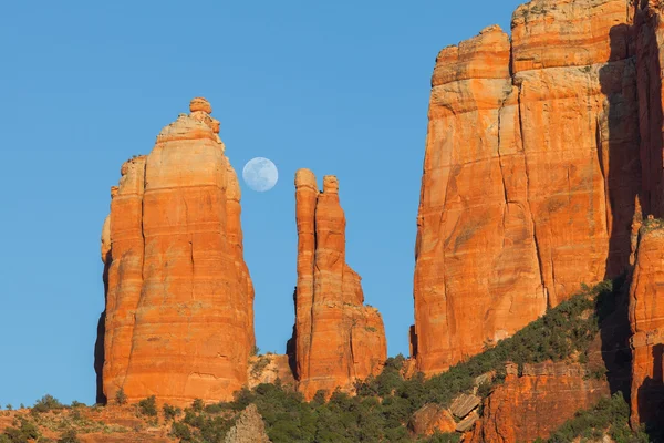 Katedral rock ayın doğuşu — Stok fotoğraf