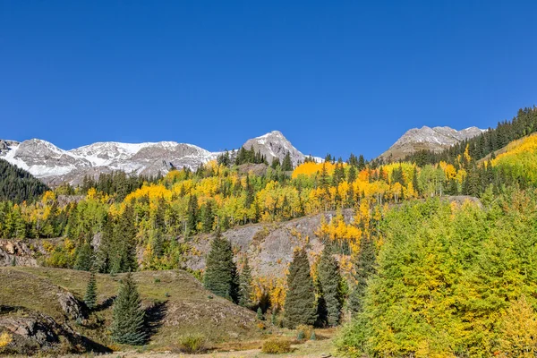 Colorado Montanhas rochosas no outono — Fotografia de Stock