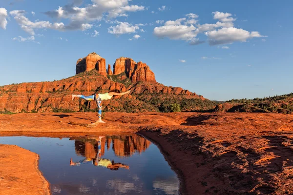 Cathedral Rock Yoga — Stock Photo, Image