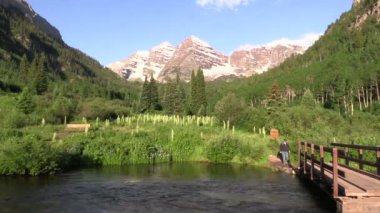 Maroon Bells 'den yürüyüş.