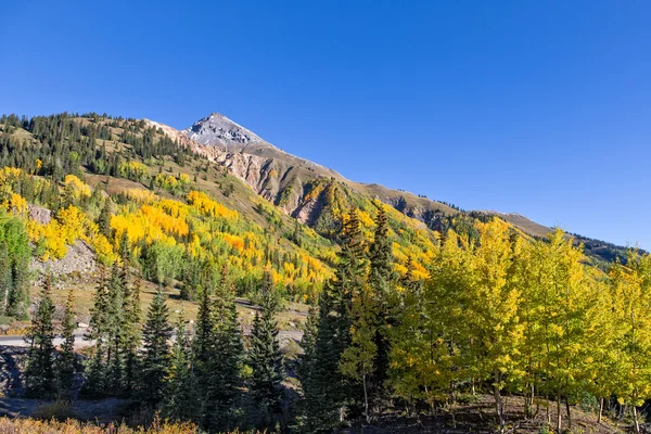 Montaña paisaje en otoño —  Fotos de Stock