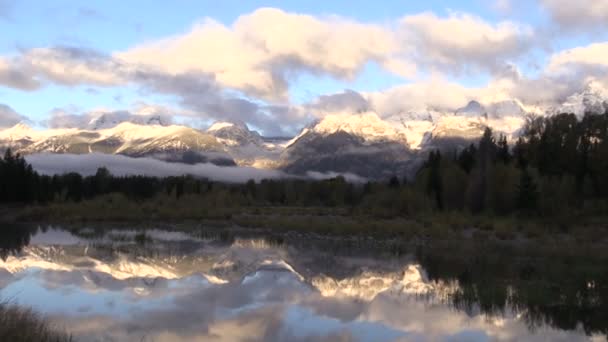 Teton Sunrise αντανάκλαση φθινόπωρο μεγέθυνση — Αρχείο Βίντεο
