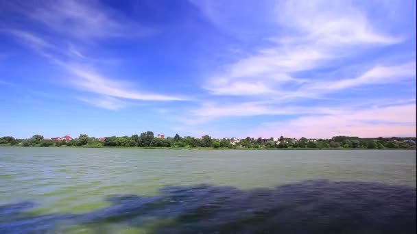 Lake and clouds. Time lapse — Stock Video