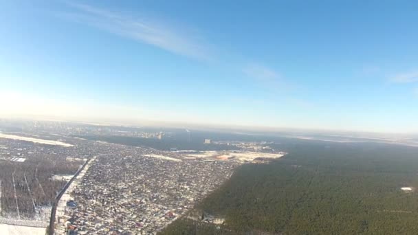Lucht landschap vanaf grote hoogte. Vogelperspectief uitzicht — Stockvideo