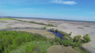Güzel bahar hava manzara ile kırsal alanlar. Havadan görünümü