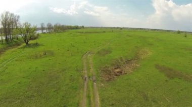 Küçük helikopter dron pürüzsüz sinek ahşap