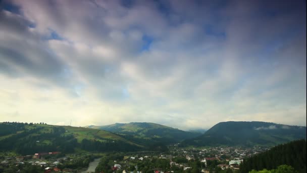 Paysage avec ciel et montagnes. Temps écoulé sans oiseaux — Video