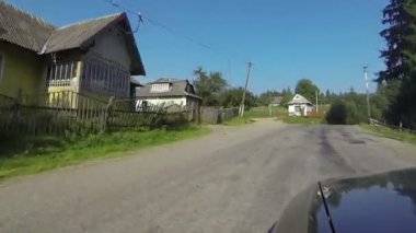 ? ar gider kırsal yol BM tepelerde. Ukraynalı Karpatlar