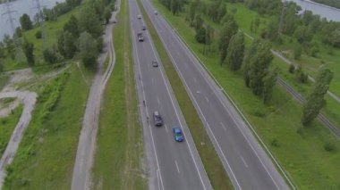 Uçuş yolu boyunca düşük yükseklikte. Hava