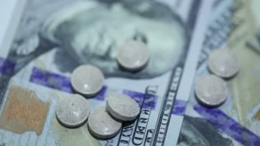 Tablet, kapsül ve para dönüşümlü olarak kapat