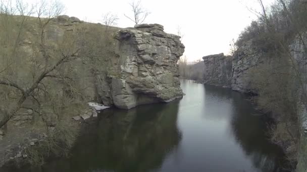 Up over  canyon and river. Aerial — Stock Video