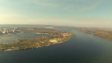 Güzellikler Dnepr nehir ve Kiev city, Ukrayna ile. Hava