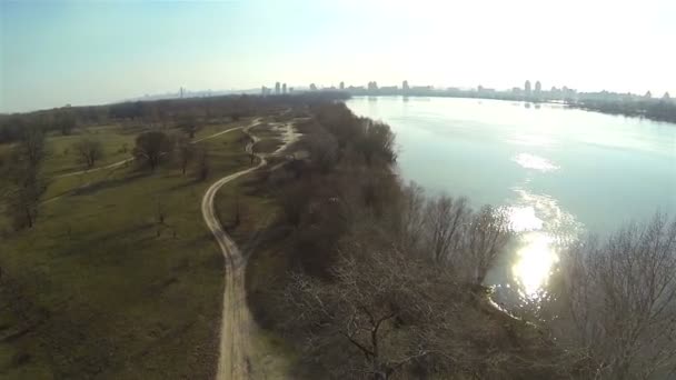 Nehir banka Dnepr, Ukrayna. Hava akşam peyzaj — Stok video