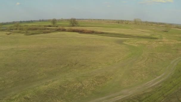 Champ avec petits lacs et ciel Paysage. Aérien 