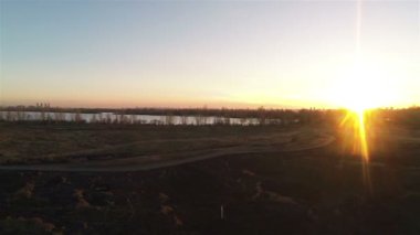 Gün batımı göl alanı. Hava panorama