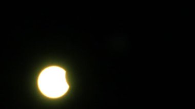 Eclipse Güneş, atmosfer bozulma. Zaman atlamalı