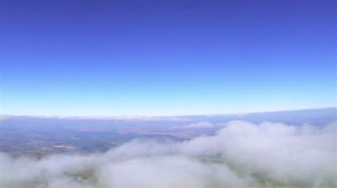Gerçek uçuş bulutlar 5905 ft. güzel manzara ve 1800 metre yükseklikte. Hava Bölüm 18